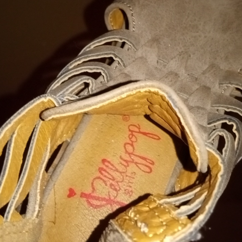 Shoes - Picture 2 of 3